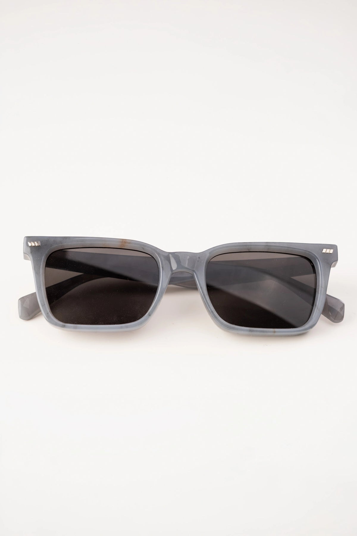 Sunglass (Grey)
